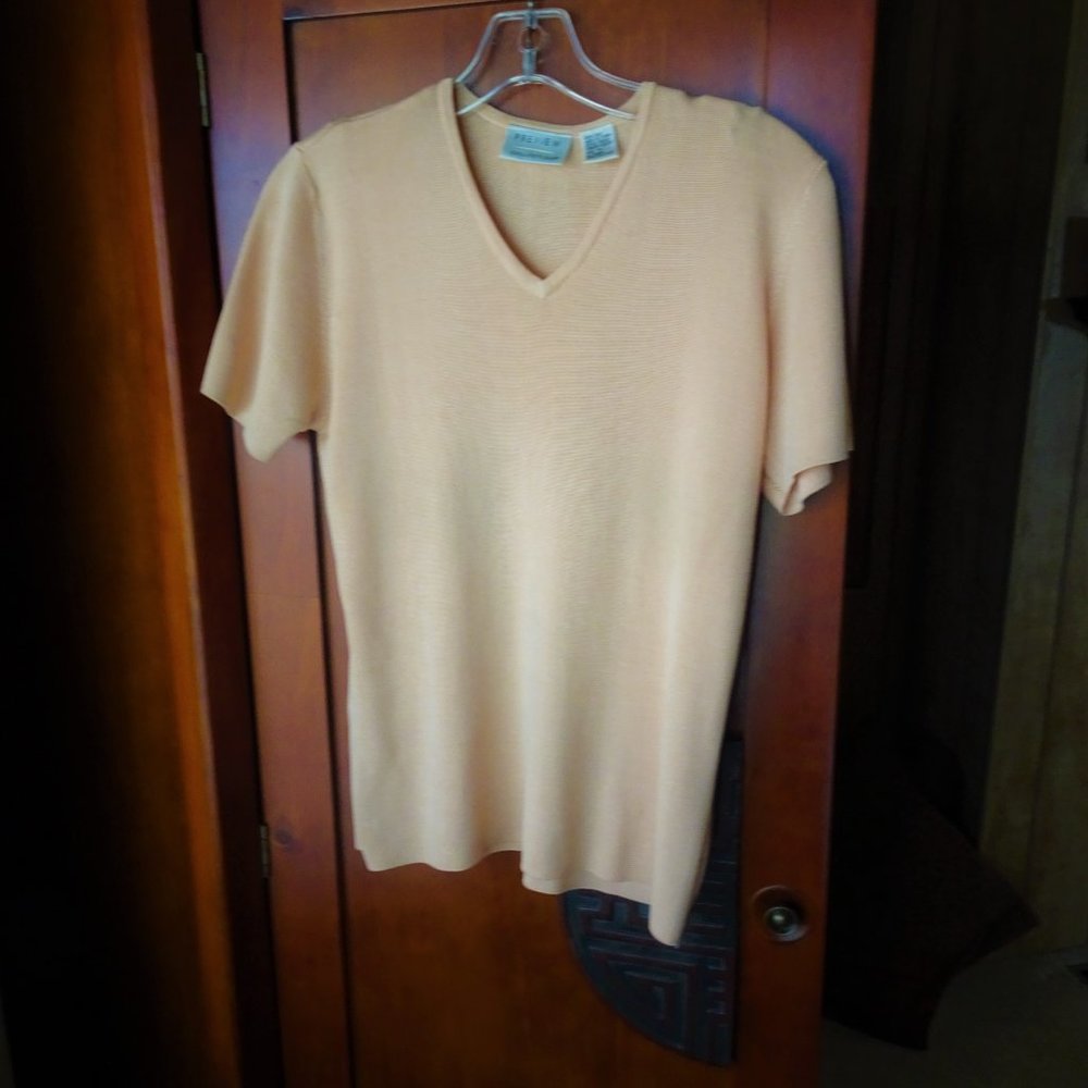 VTG Preview Nordstroms 100% SILK peach Sweater M